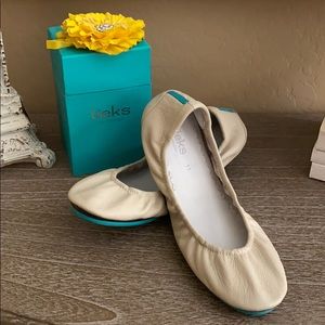 Tieks by Gavrieli- Cream Classic, size 11